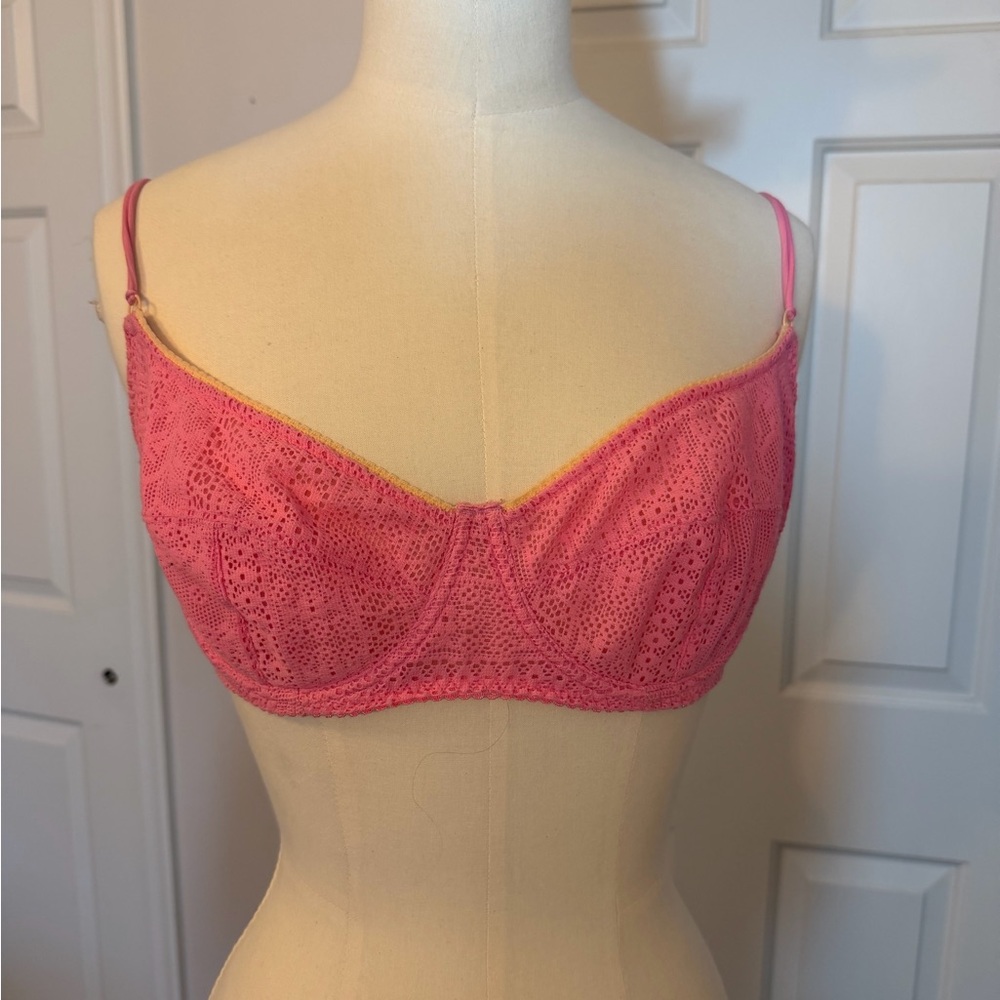 Hanky Panky Hot Pink Eyelet Lace Underwire Bralette